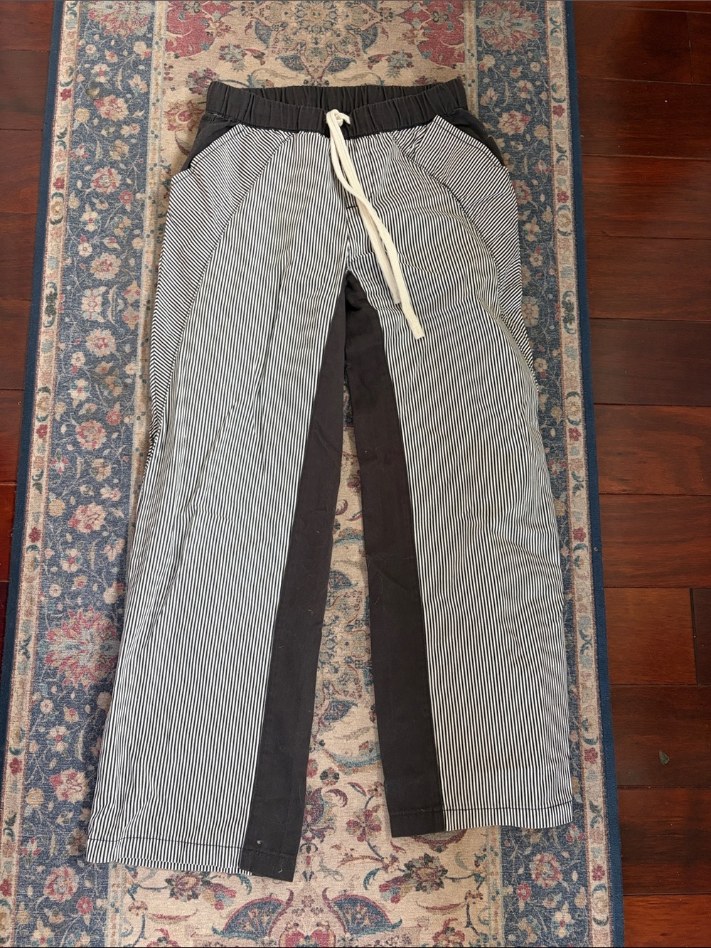 100% cotton barrel Black & White Stripe Drawstring Pants